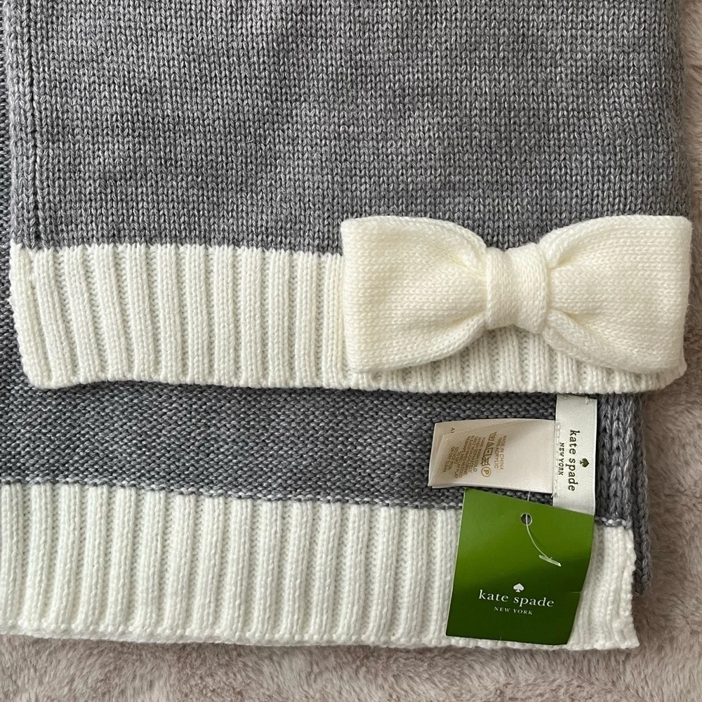 NWT Kate Spade Bow Knit Scarf Grey and Cream